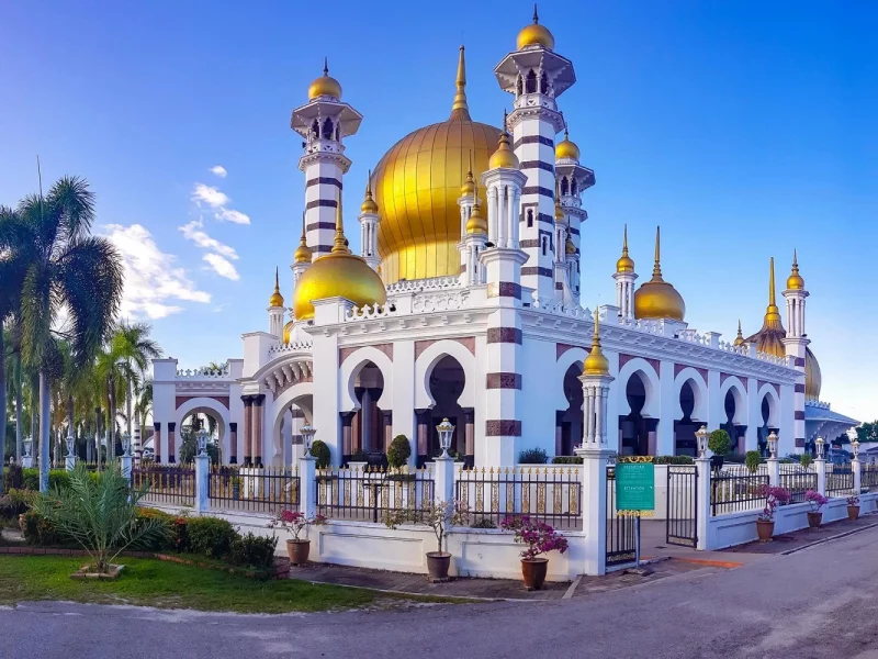 Von Tee und Tempeln in Malaysia: Ubudiah Moschee