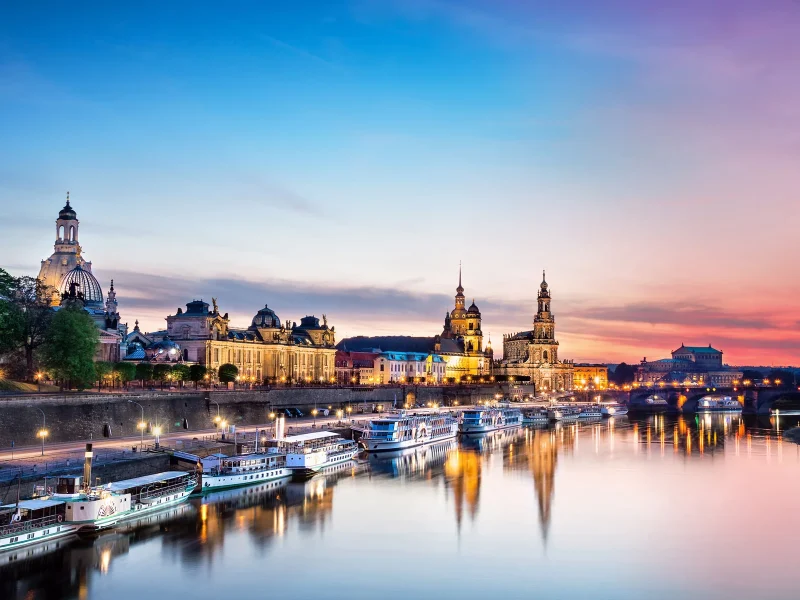 Busreise Dresdner Weihnachtstradition - Dresdner Panorama am Abend © Frederik Schrader