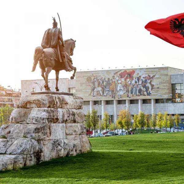 Albanien - die unbekannte Schönheit Europas: Tirana