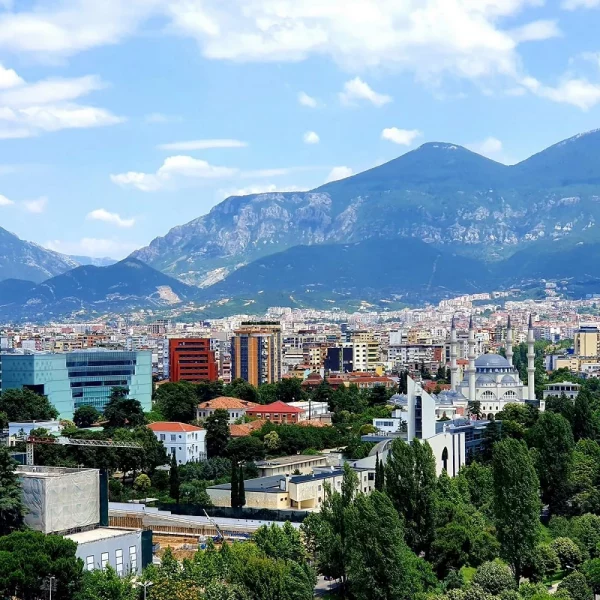 Albanien - die unbekannte Schönheit Europas: Tirana