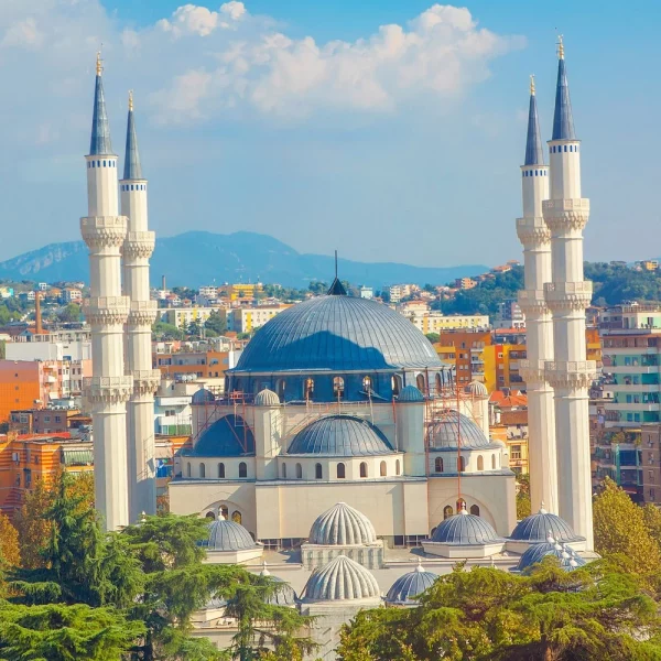 Albanien - Europas unbekannte Schönheit: Tirana