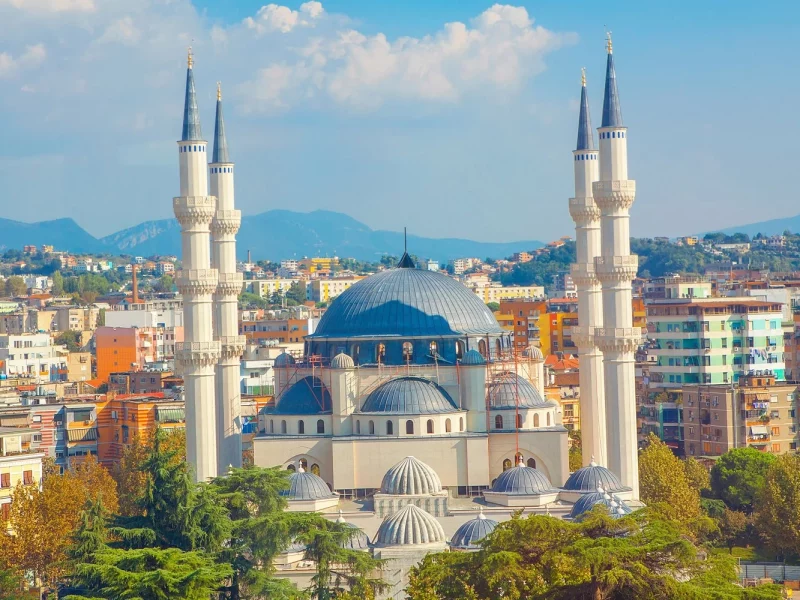Albanien - Europas unbekannte Schönheit: Tirana