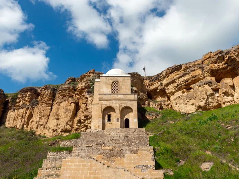 Entdeckungsreise durch Aserbaidschan & Georgien: Aserbaidschan mit dem Diri Baba Mausoleum