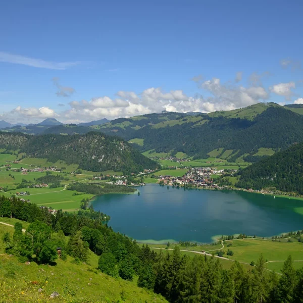 Busreise Fernsehmomente in traumhafter Kulisse - Panorama-Ausblick auf den Walchsee
