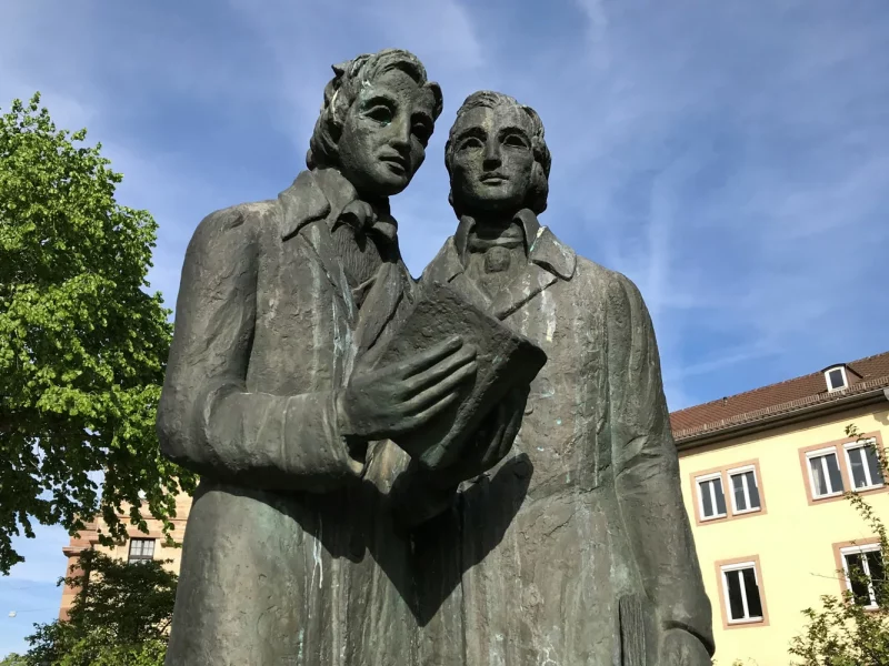 Tagesfahrt Kassel Gebrüder Grimm und Wasserspiele - Denkmal der Gebrüder Grimm
